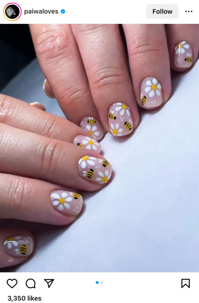 Bee And Daisy Flower Natural Nails