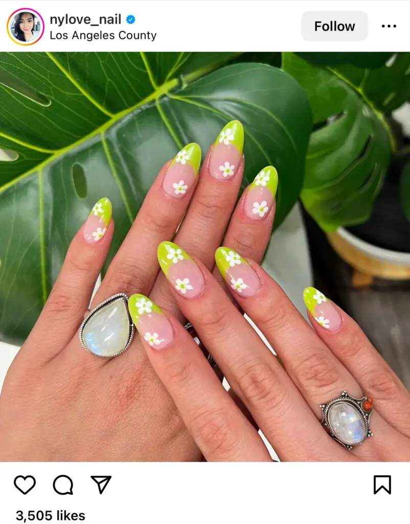 Green And White Daisy Summer Nails