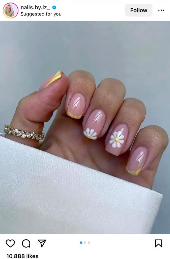 Yellow Vacation Nails 