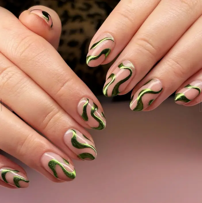  Green Wavy Nails Design 