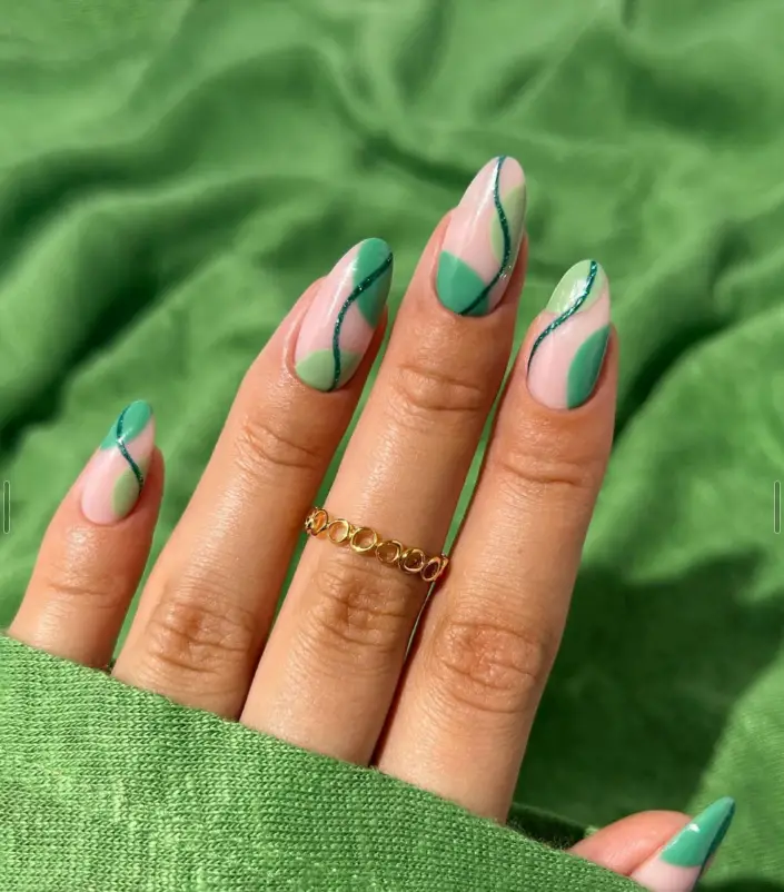 Green Circle Nails Design