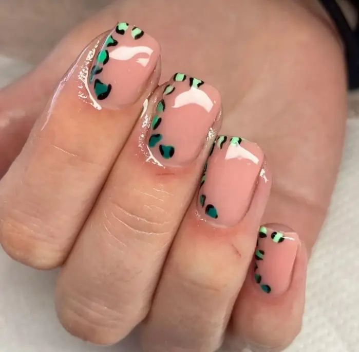 Green Nails Design