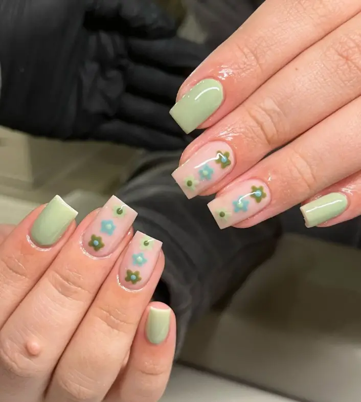 Flower Green Nails Design