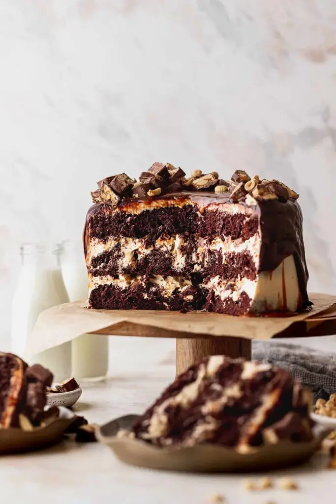 Snickers Cake