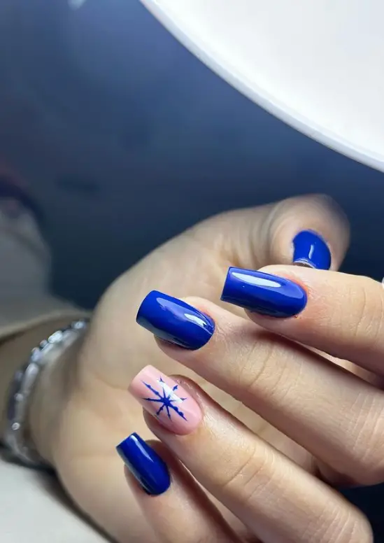 Simple Navy Blue Nails For Summer