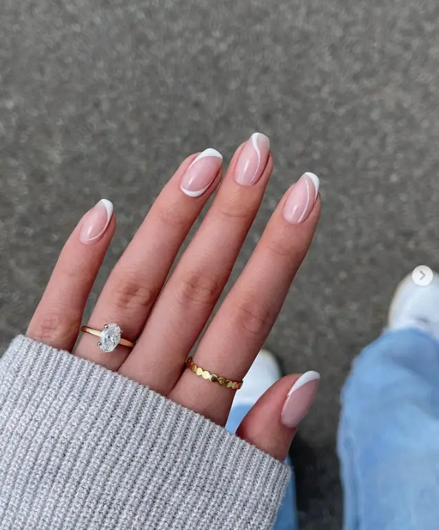 White Simple Cute Nails For Summer