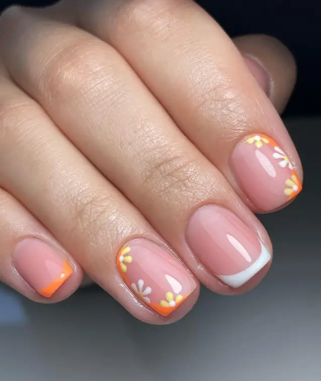 Simple Short Holiday Nails For Summer 