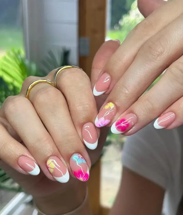 Simple Holiday Nails For Summer