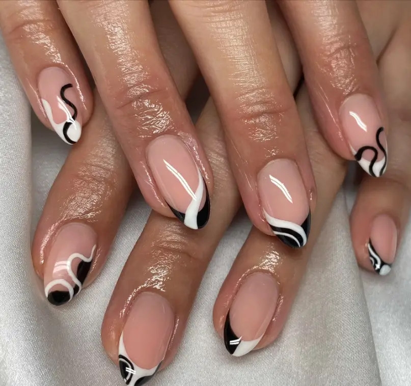 Black And White Nail Design For Summer 