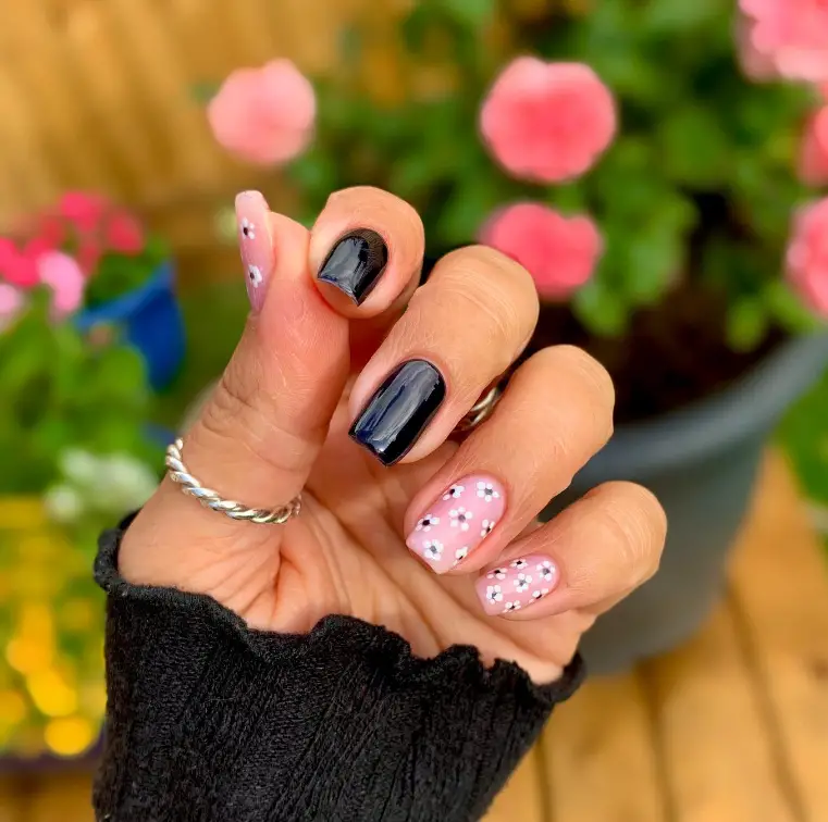 Black Flower Nails For Summer