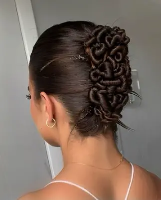 Chic Graduation Hairstyle 