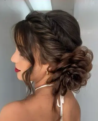 Elegant Graduation Hairstyle 