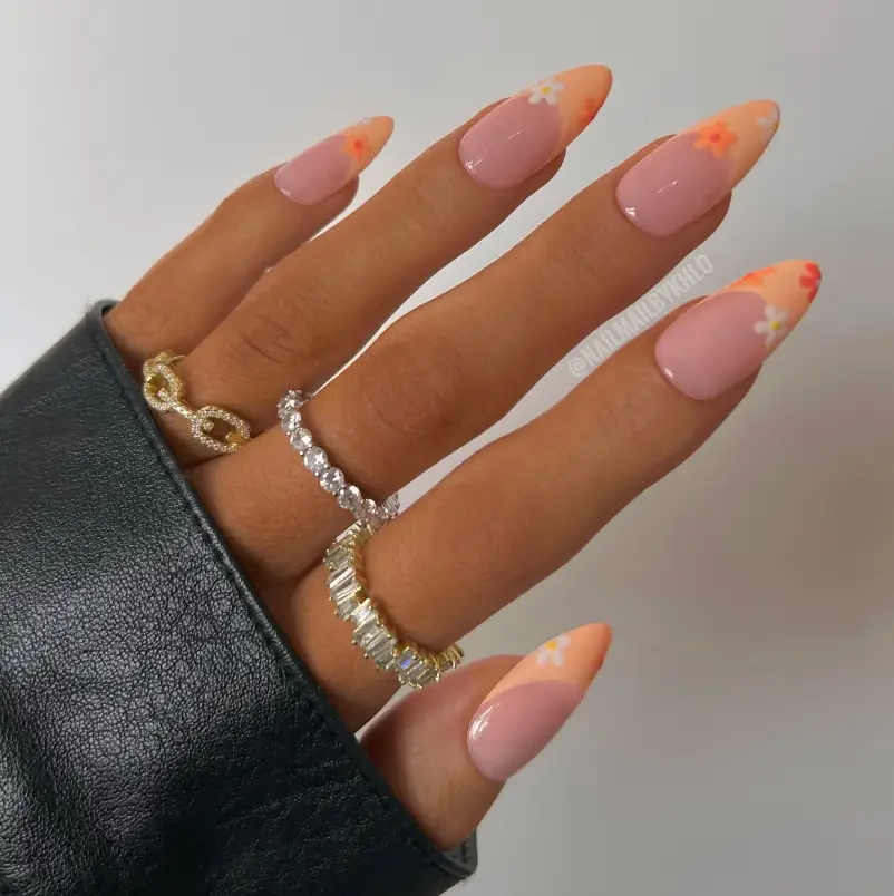 Pastel Orange Summer Nails 