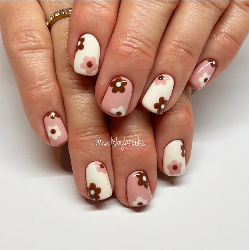 Flower Brown and White Fall Nail Inspo