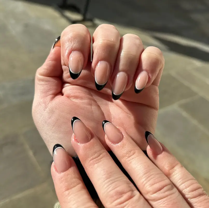 Black Simple Classy Nail Inspo