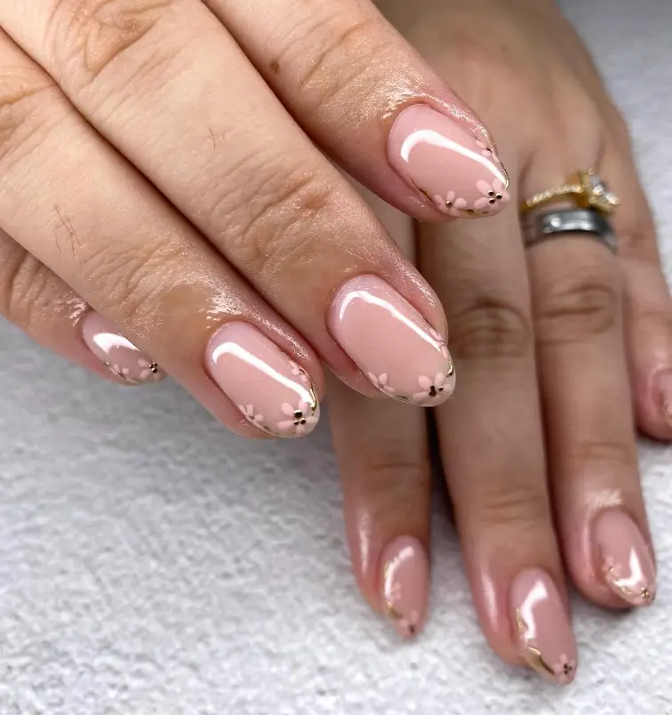 Flower Tip Short Nail Inspo