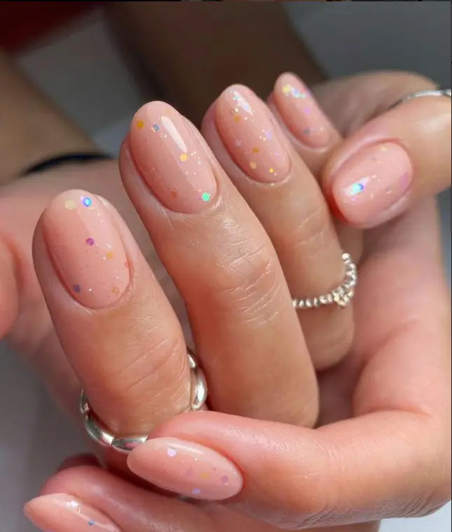 Simple Glitter Short Nail Inspo